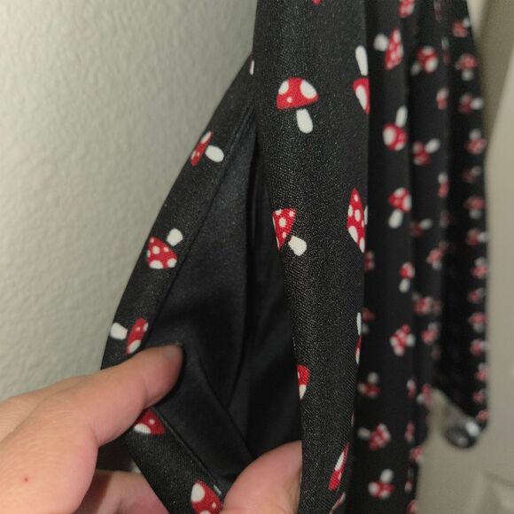 Hot Topic Red Mushroom Lace-Up Skirt MEDIUM - Picture 6 of 7